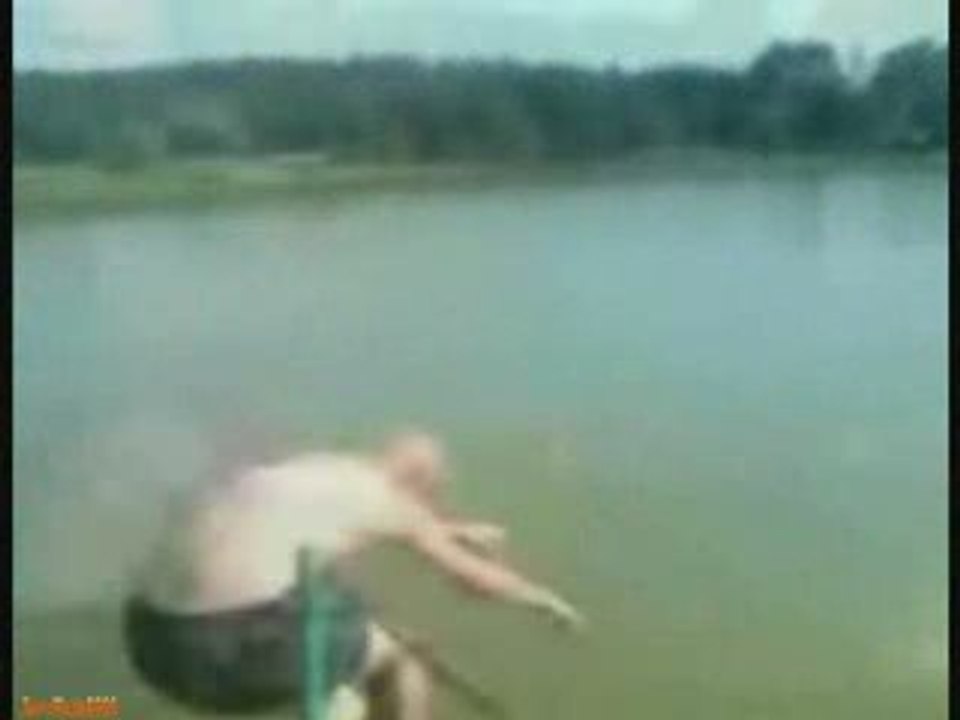 regis Plonge au dessus d'une chaine