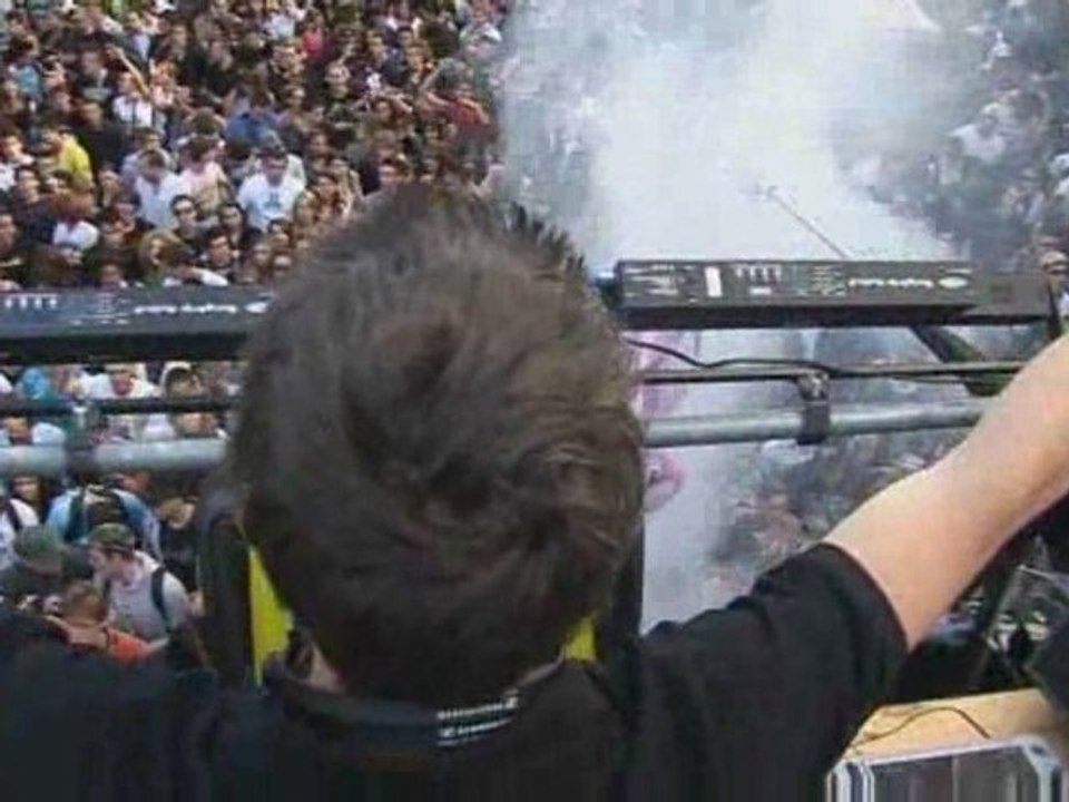 Techno Parade 2008 - Char Trip & Teuf