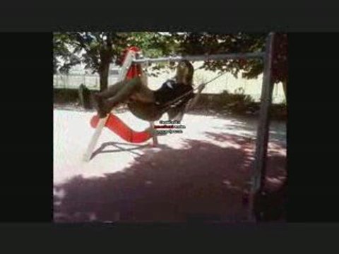 moi qui fait la balancoire