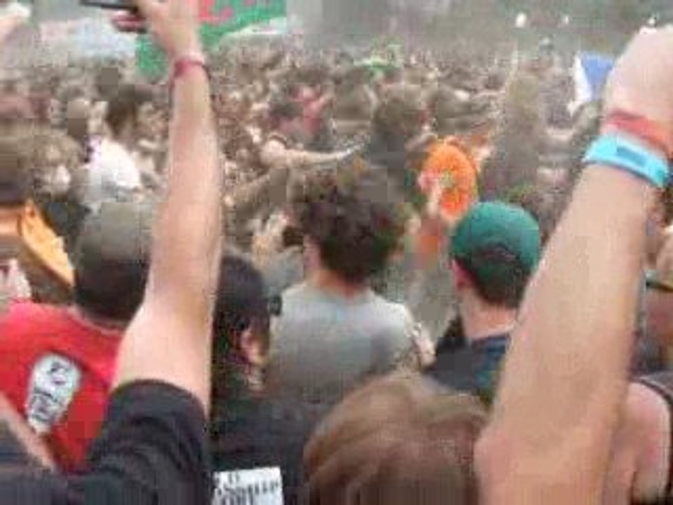 HELLFEST 2009 - Circle pit  DEVIL DRIVER 1