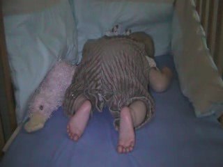 Louis se repose, les fesses en l'air - mai 2009