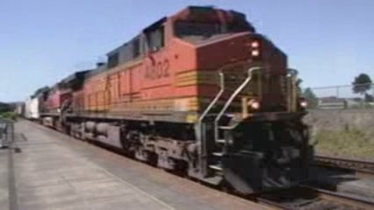 BNSF #4802 W/ a Manifest