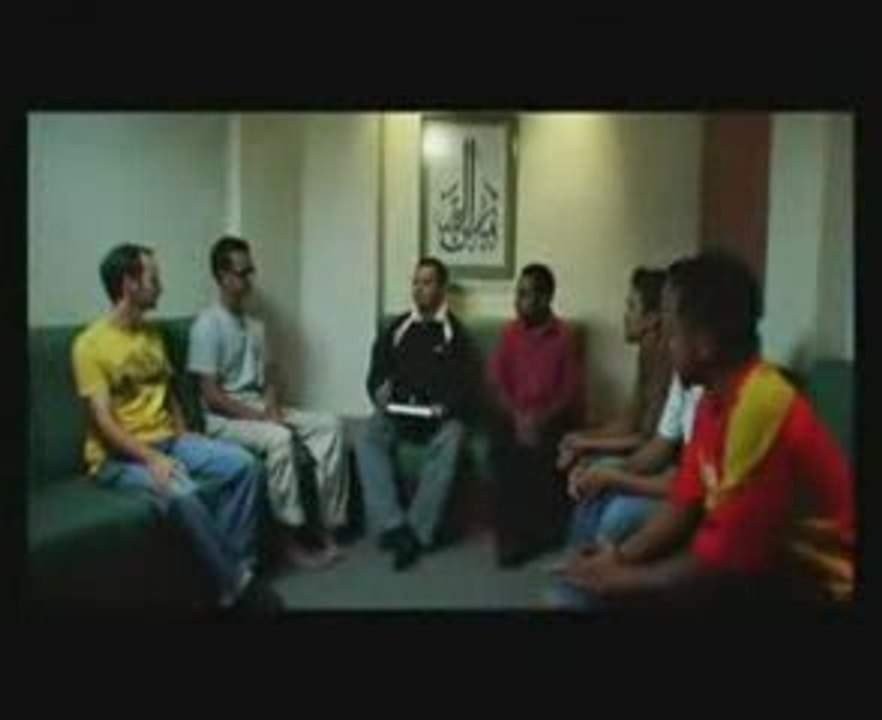 Many People Turning To ISLAM In Singapore