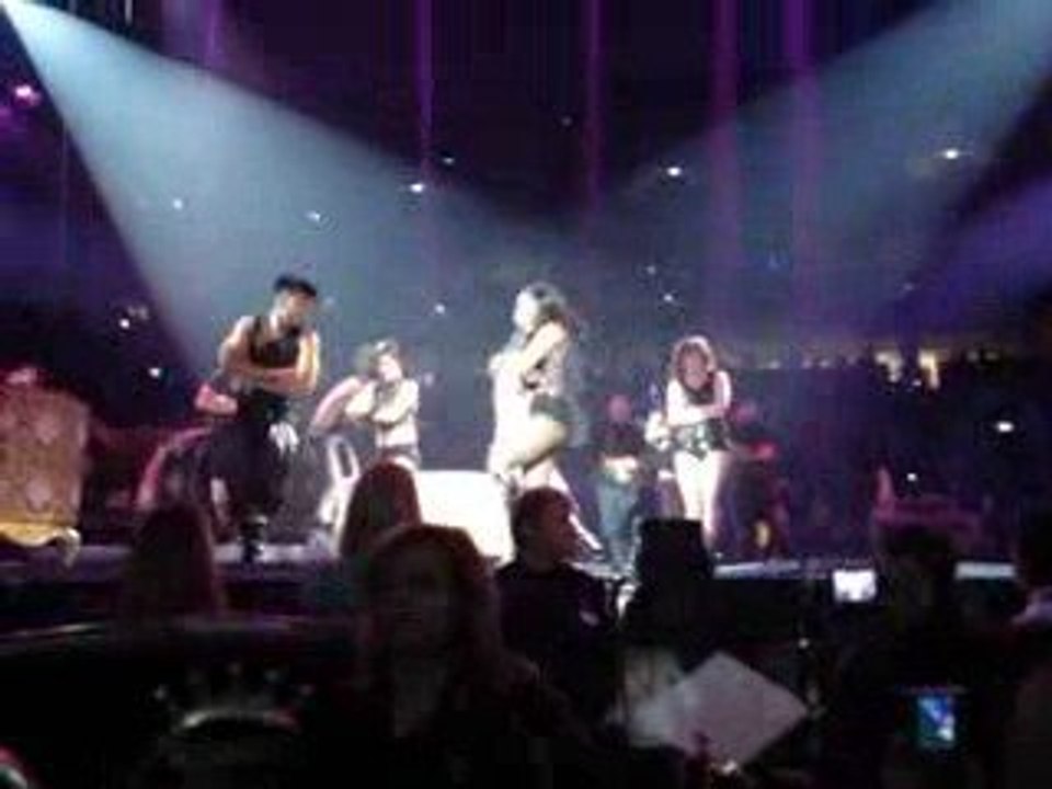 britney speirs a l'O2 world de berlin    .