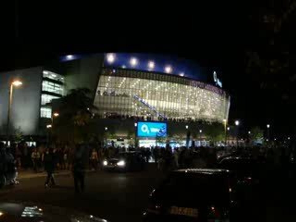 britney speirs a l'O2 world de berlin.O2 world de coté