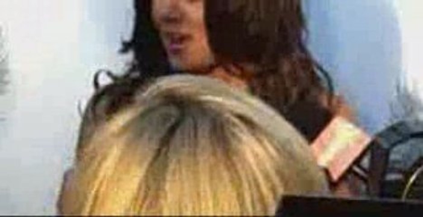Khloe Kardashian Quick Trim