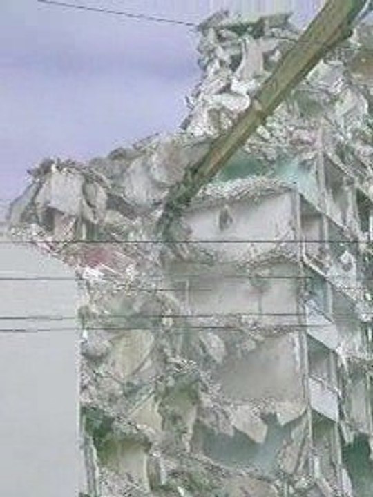 Démolition de l'immeuble 260