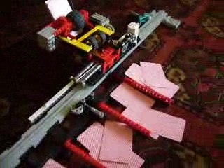 Distributeur de cartes en LEGO (sans Mindstorms)