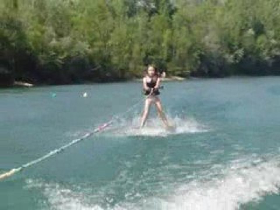 Guillemette en ski nautique