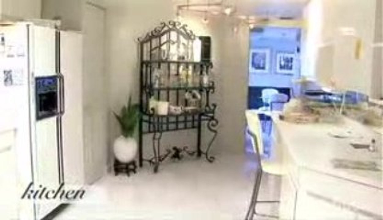 Empire Plaza, Rick Bourns - 33 University - Silver:House HD