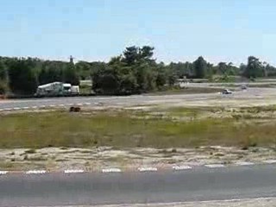 brad et ludo en bagarre au circuit de merignac en 106 xsi