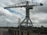 Nantes : grue Titan grise