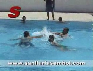 engellilerin havuz keyfi