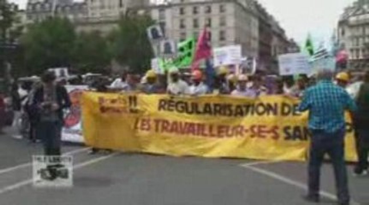Manifestation devant la CNAV