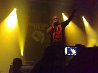 medine en concert a reims son entree suite