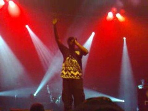 medine en concert a reims son entree suite