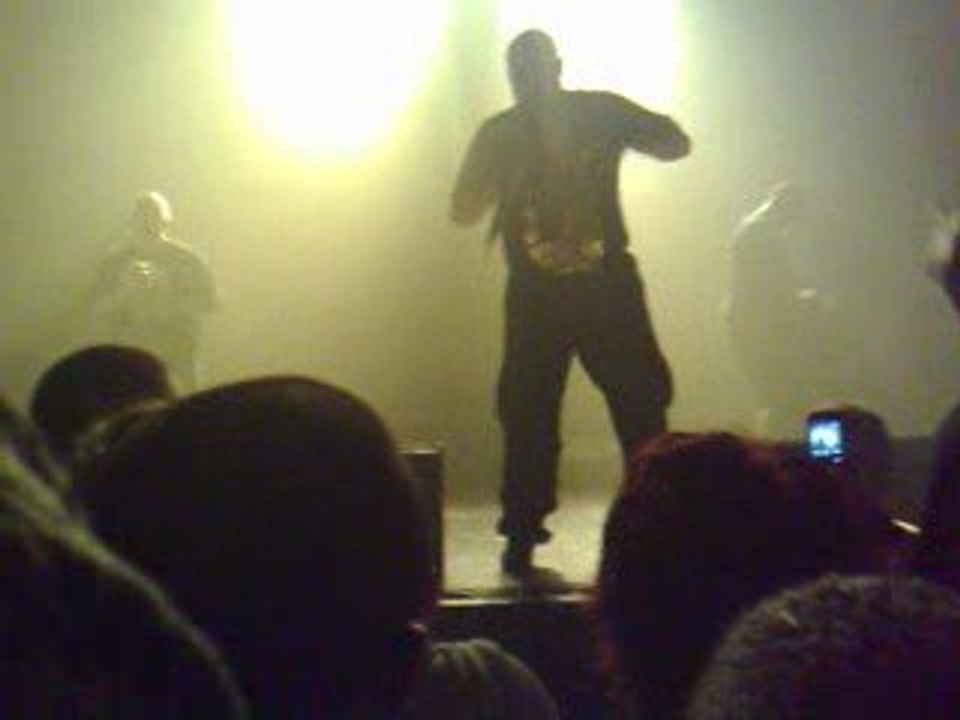 medine en concert a reims son entree suite