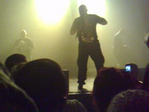 medine en concert a reims son entree suite