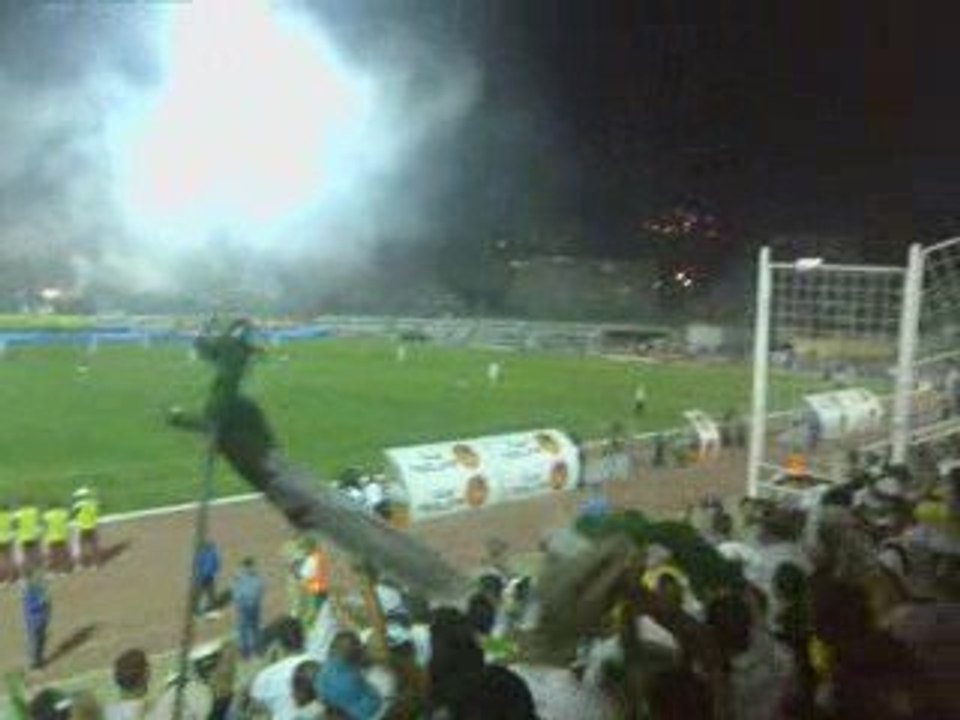 Joie apres le but Algerie Egypte by Alilou