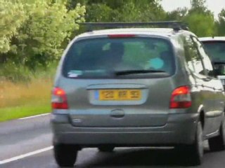 Origny-en-Thiérache : des moutons sur la route