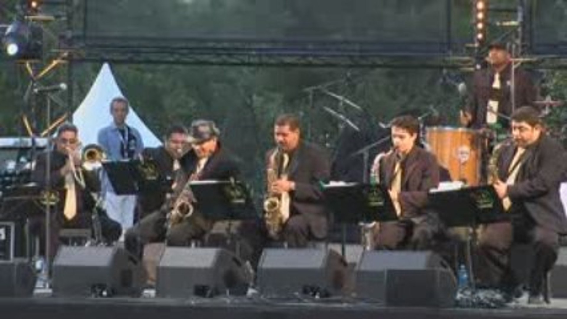 ⁣Spok Frevo Orchestra