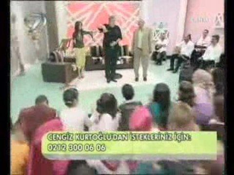 Cengiz Kurtoğlu - Oy Oy Uşaklar Www.YasayanEfsane.Com