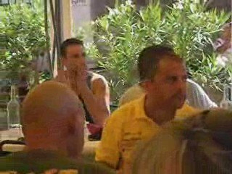 Rassemblement de Roquebrune 2009 : le repas au village