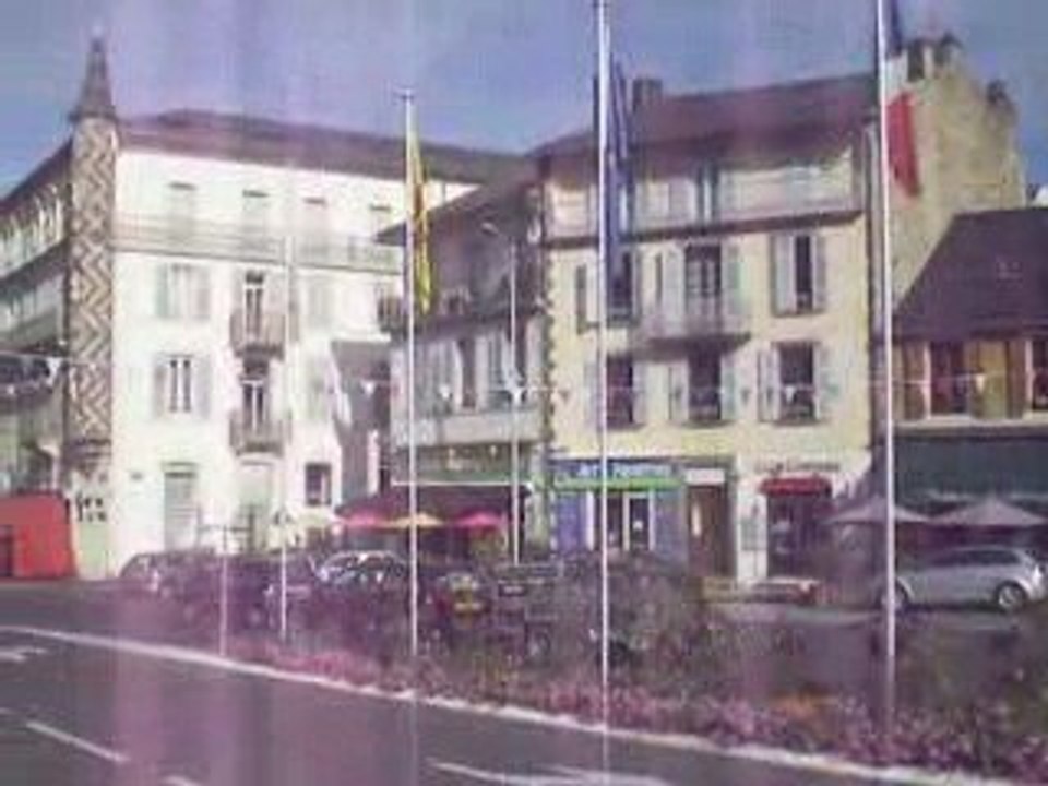 La Bourboule: Début de journée ordinaire sur le boulevard