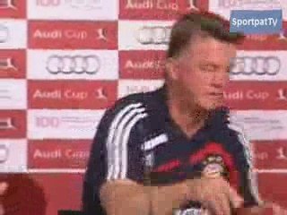 Van Gaal verlässt wütend Pressekonferenz