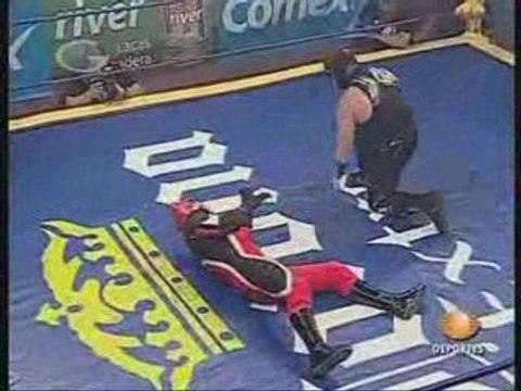Gato Eveready & Octagoncito vs Mini Abismo Negro & Yuriko