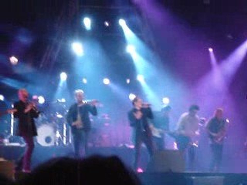 Benabar - Y a une fille qu'habite chez moi - 01