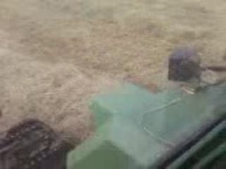 andainage de foin dans le marais avec un fendt 303