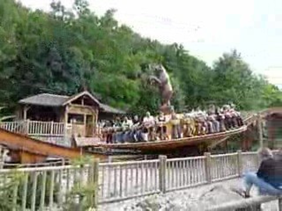 PARC D'ATTRACTIONS NIGLOLAND : LE GRIZZLI