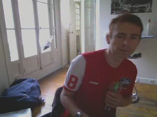 Wiwi égratigne "la blanche caravelle"