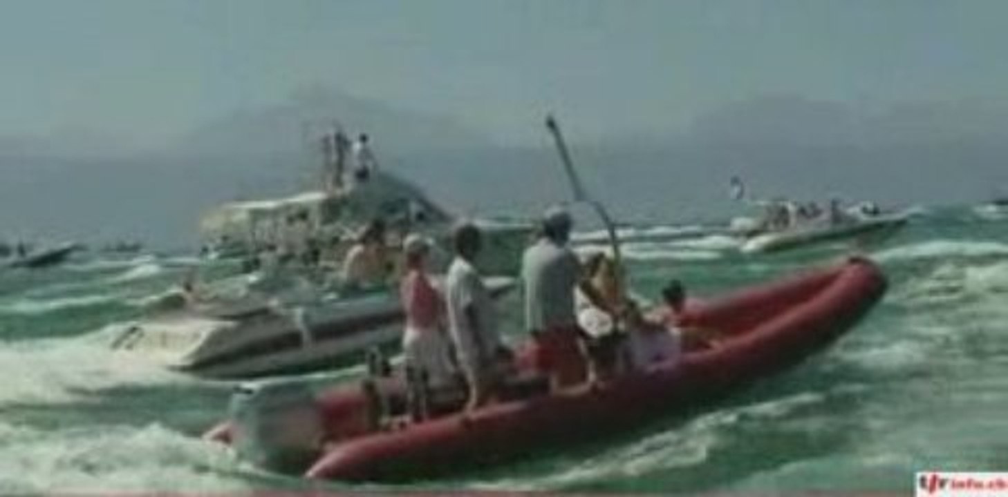 La parade d'Alinghi 5 sur le lac léman (01/08/2009)