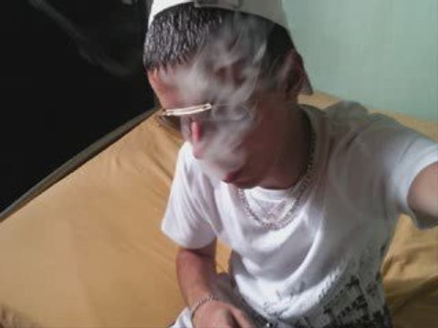 W0iiiiim & juSt Moii