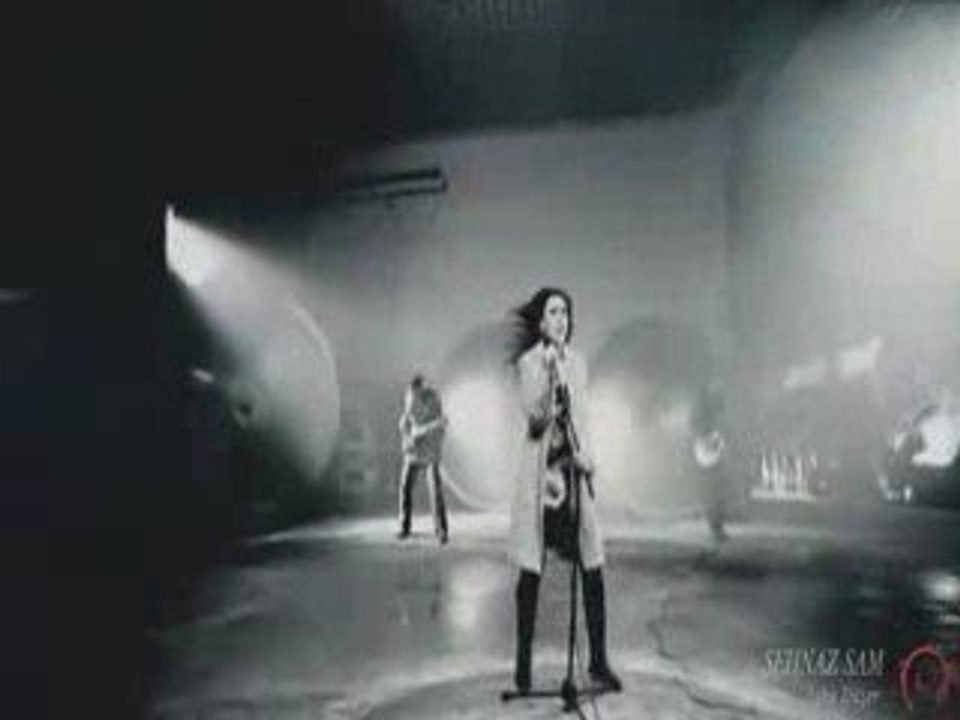 Şehnaz Sam - Aşka Düşer (www.ineboluda.com)