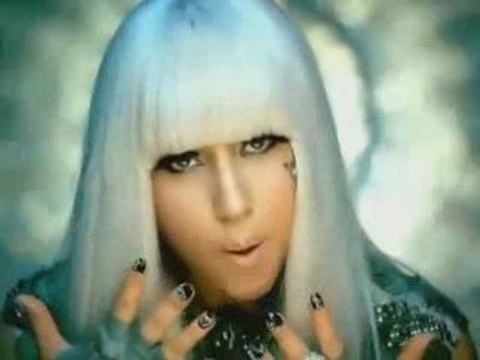 Lady GaGa- Poker Face ( ineboluda.com)