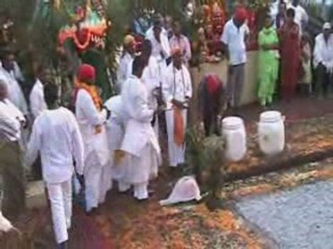 Marche sur le feu le 2/8/9 a Piton St Leu.