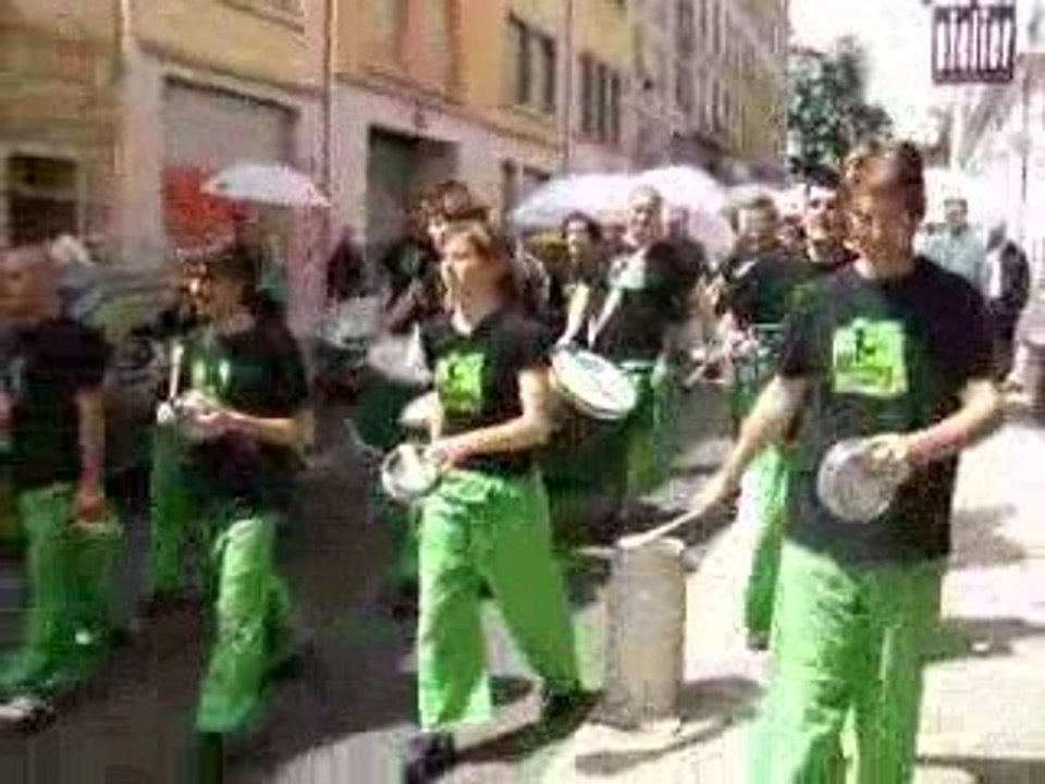 Mauvaises Graines - Marche des parapluies 2009