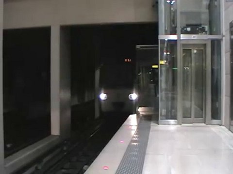 MPL75 : Arrivée à la station Stade de Gerland sur la ligne B du métro de Lyon