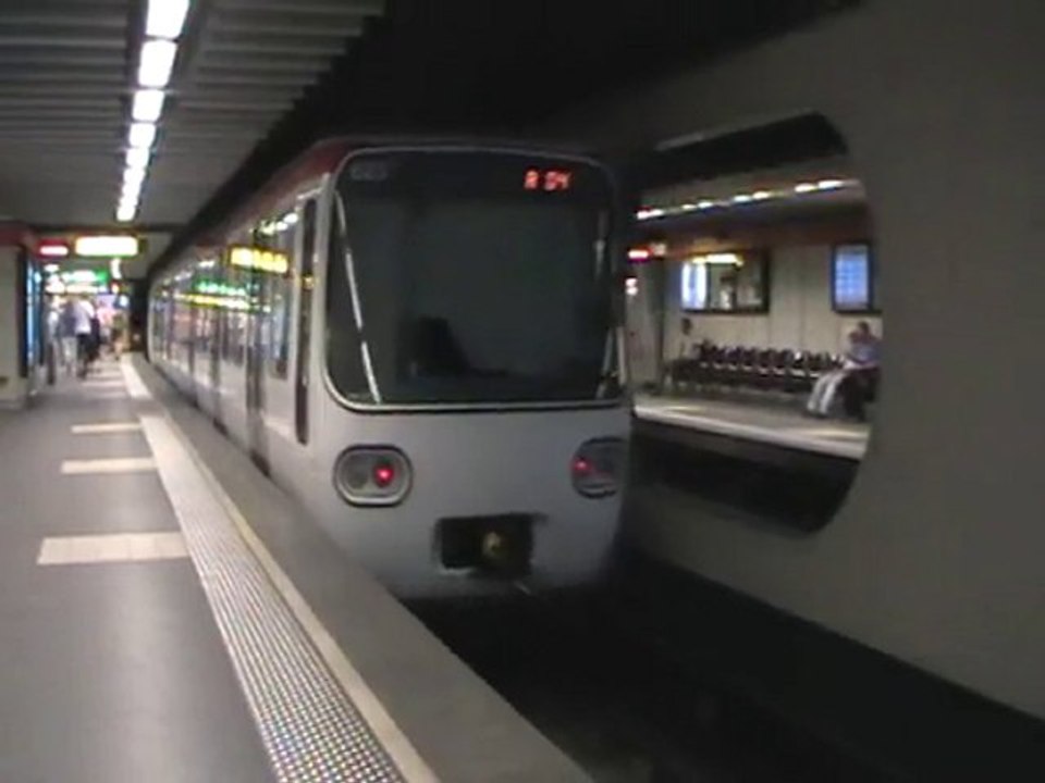 MPL75 : Départ de la station Hotel de Ville sur...