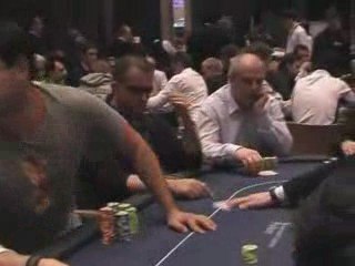 7_Bad beat en série AA takes blinds and AK loose vs K9