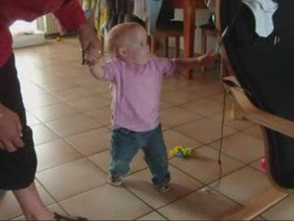 EN AVANT ... MARCHE, NORA