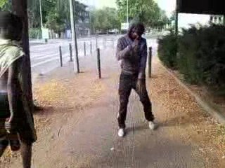 Logobi DikSa a BBC"Zoo