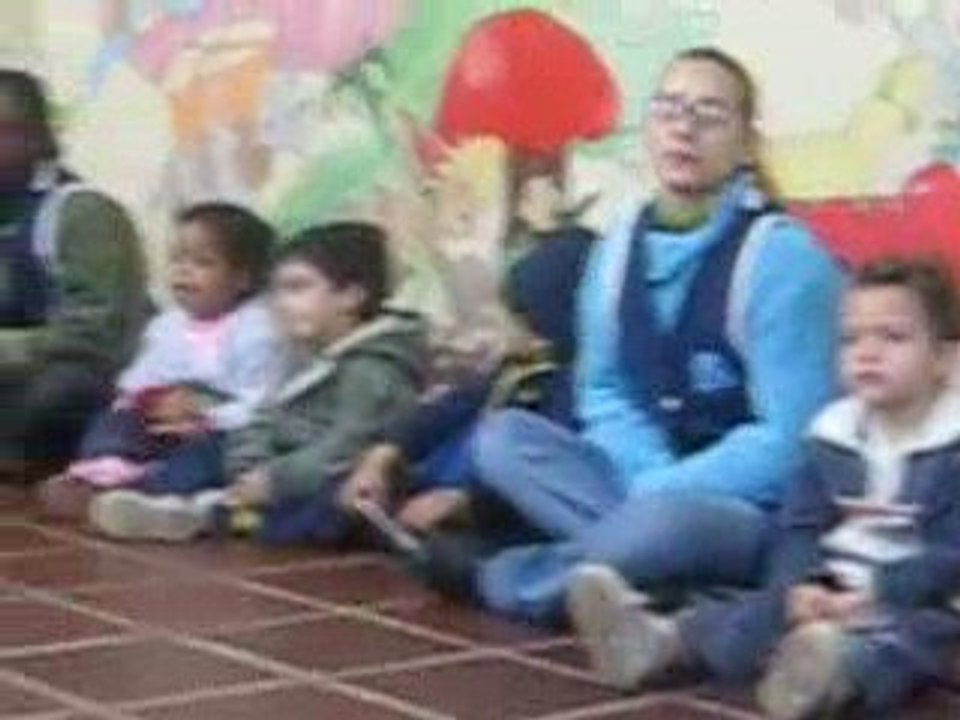 World Endeavors: Brazil Volunteers 16: Music Time!