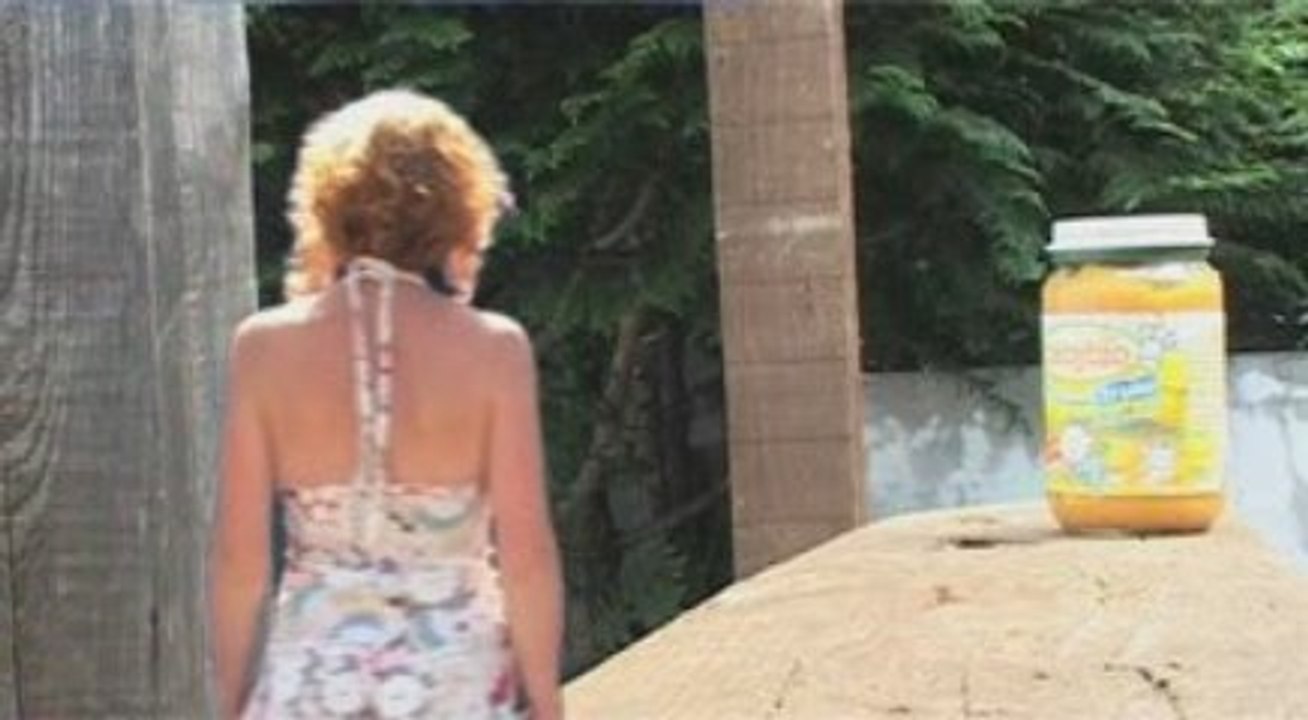 Mais qu'est-ce qui fait pleurer petite madame?