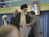 با حکم تنفیذ خامنه ای، احمدی نژاد به عنوان رئیس جمهور ...