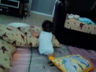 çınar ayağa kalkma denemeleri