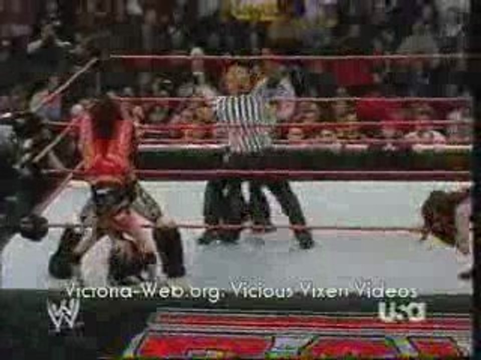 RAW - 04-09-07 - Victoria & Melina vs Candice & Mickie